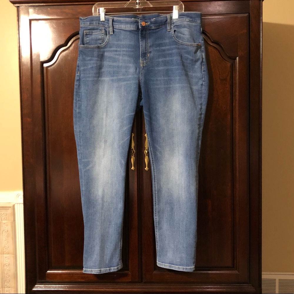 Old Navy Boyfriend Straight Leg Jeans, Size 16